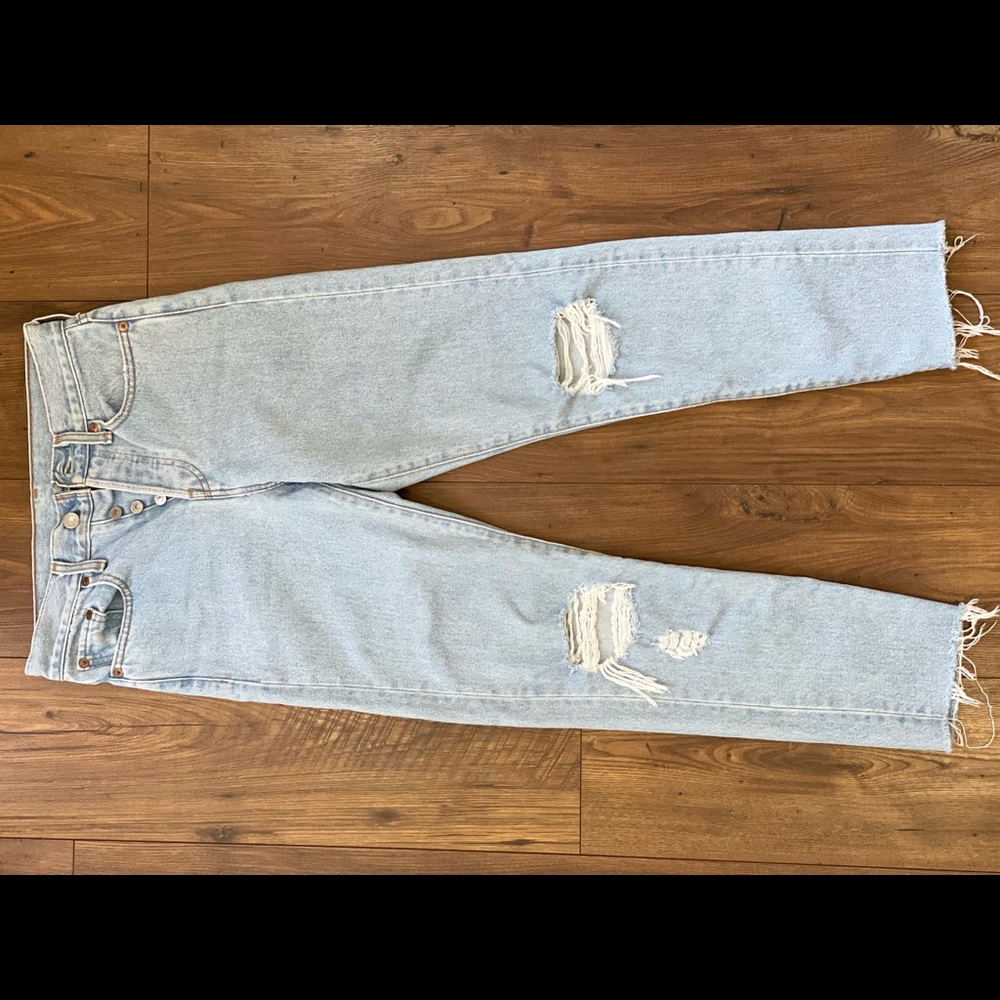 Levi’s wedgie ankle length jeans. Size 25.